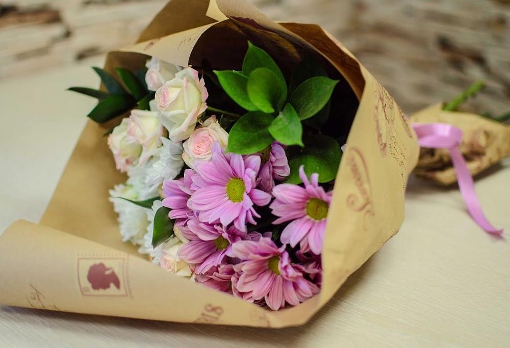 Букет цветов из: Розы и Хризантемы в Артём