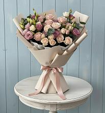 Букет цветов из:  Розы и Лизиантусы в Артём