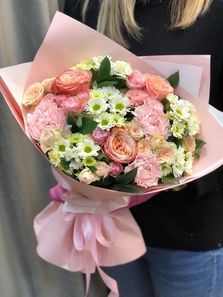 Букет цветов из: Гвоздики, Розы и Хризантемы в Артём