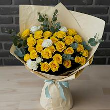 Букет цветов из:  Розы в Артём