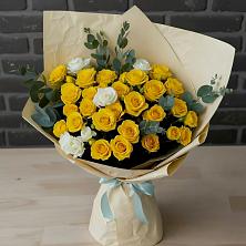 Букет цветов из:  Розы в Артём