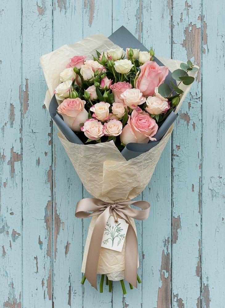Букет цветов из: Розы в Артём