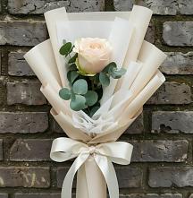 Букет цветов из:  Розы в Артём