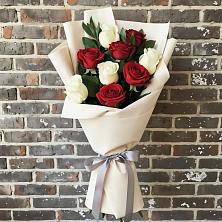 Букет цветов из:  Розы в Артём