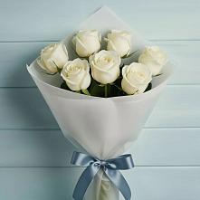 Букет 7 Белых роз Эдлесс Лав в Артём