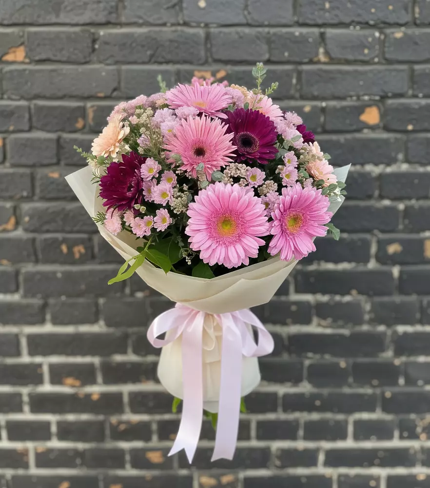 Букет цветов из: Герберы и Хризантемы в Артём