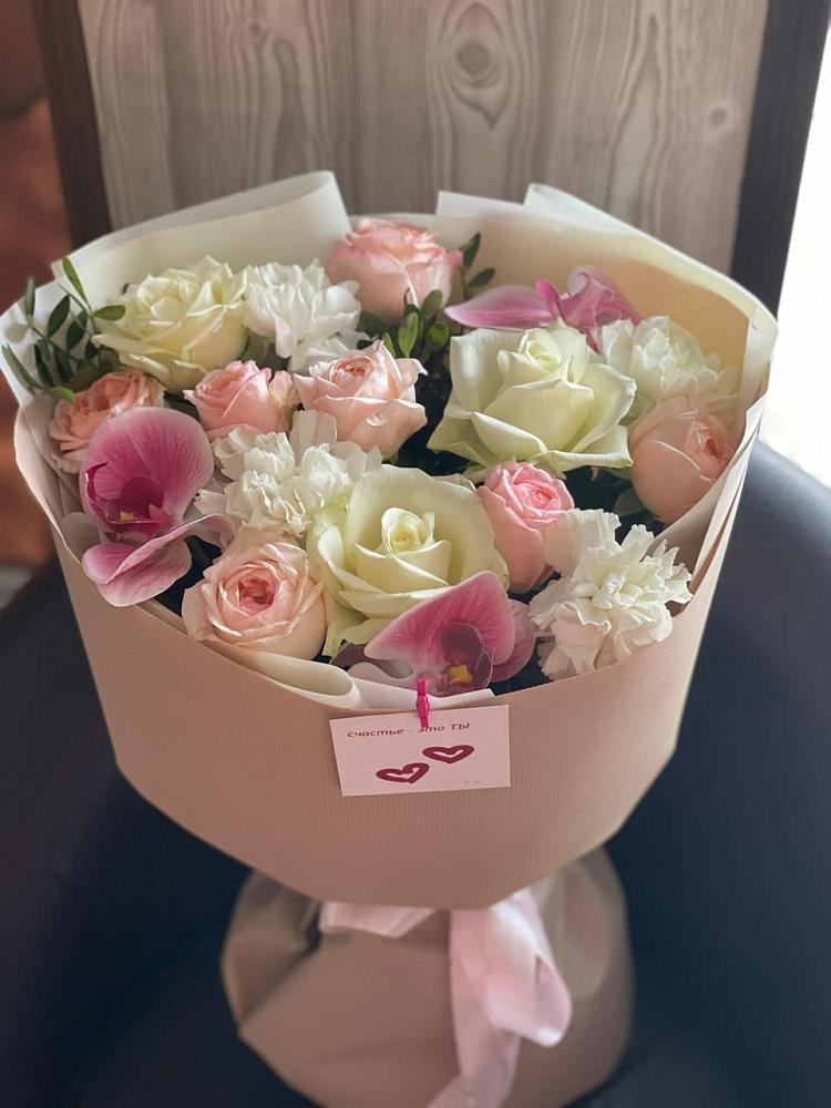 Букет цветов из: Орхидеи, Розы и Гвоздики в Артём