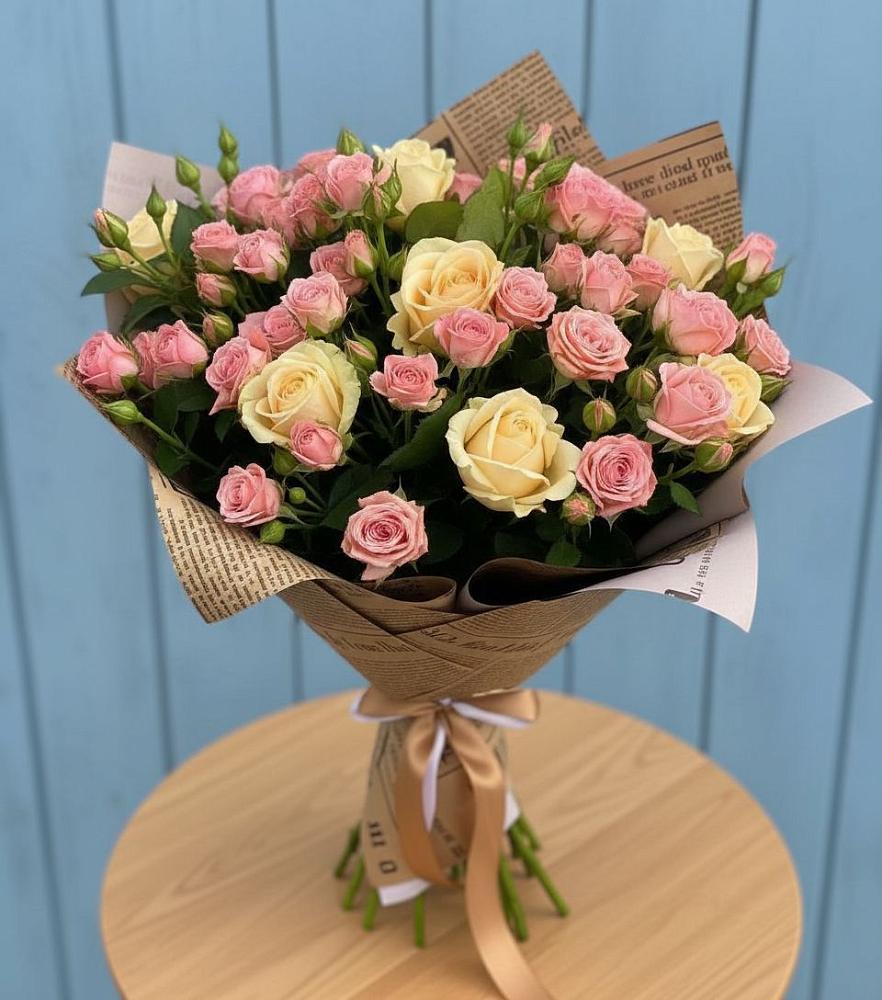 Букет цветов из: Розы в Артём