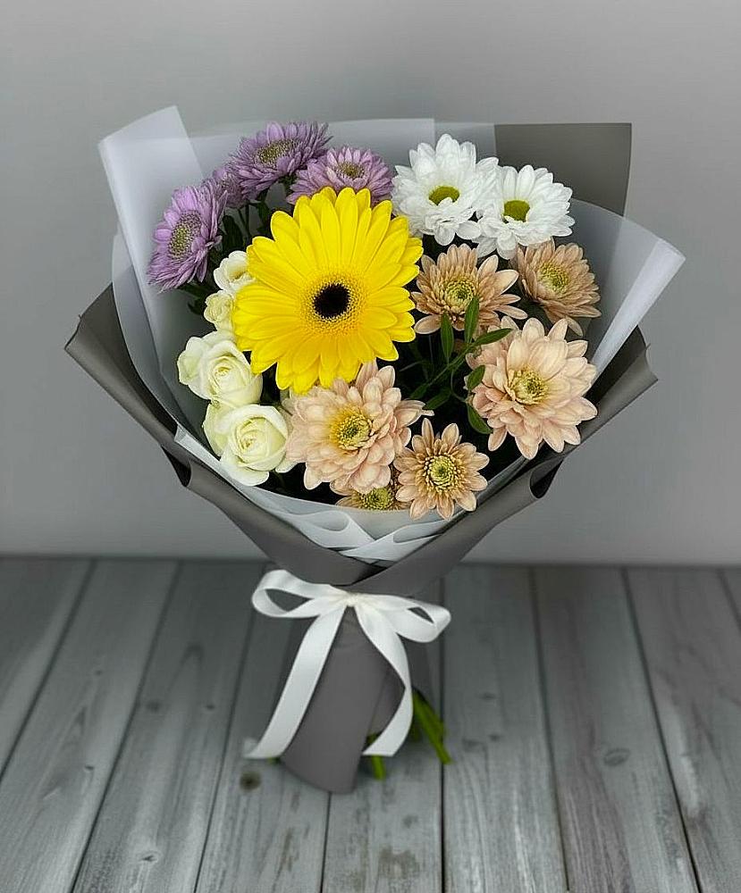 Букет цветов из: Розы, Герберы и Хризантемы в Артём