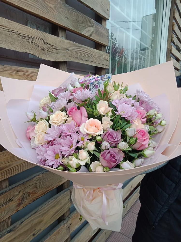 Букет цветов из: Розы и Хризантемы в Артём