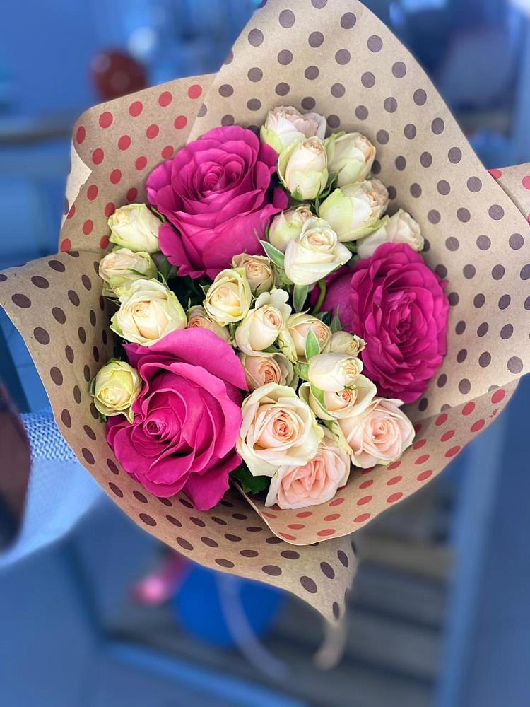 Букет цветов из: Розы в Артём