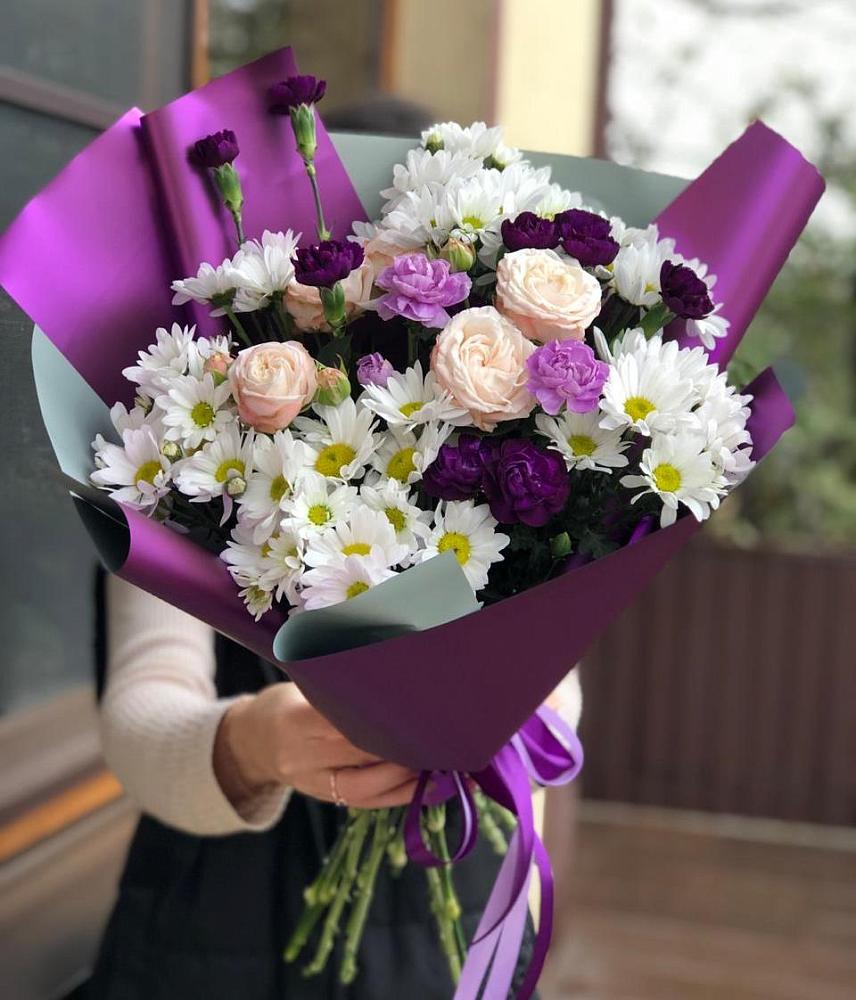 Букет цветов из: Хризантемы, Гвоздики и Розы в Артём