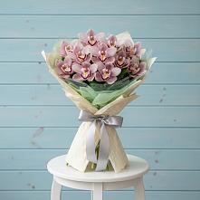 Букет цветов из:  Орхидеи и Розы #REPLACE_PRED# Артём