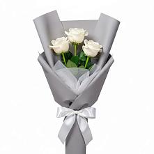 Букет 3 белые розы в Артём