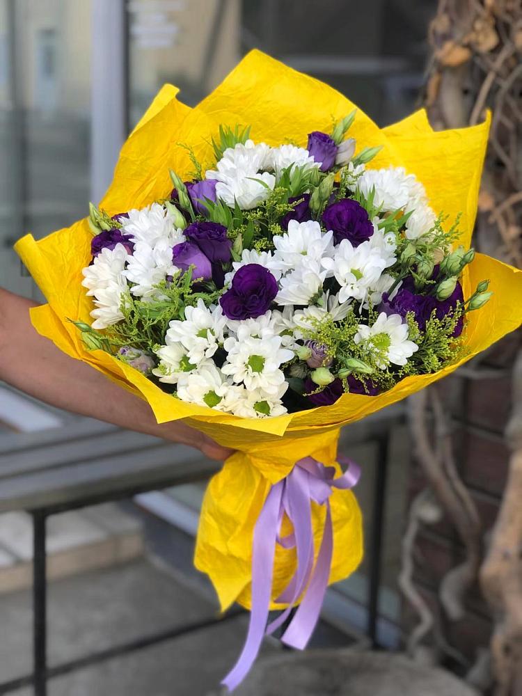 Букет цветов из: Ирисы, Хризантемы и Ромашки в Артём