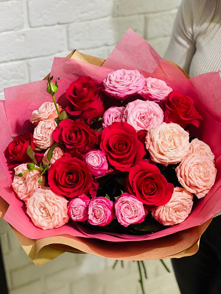 Букет цветов из: Розы в Артём