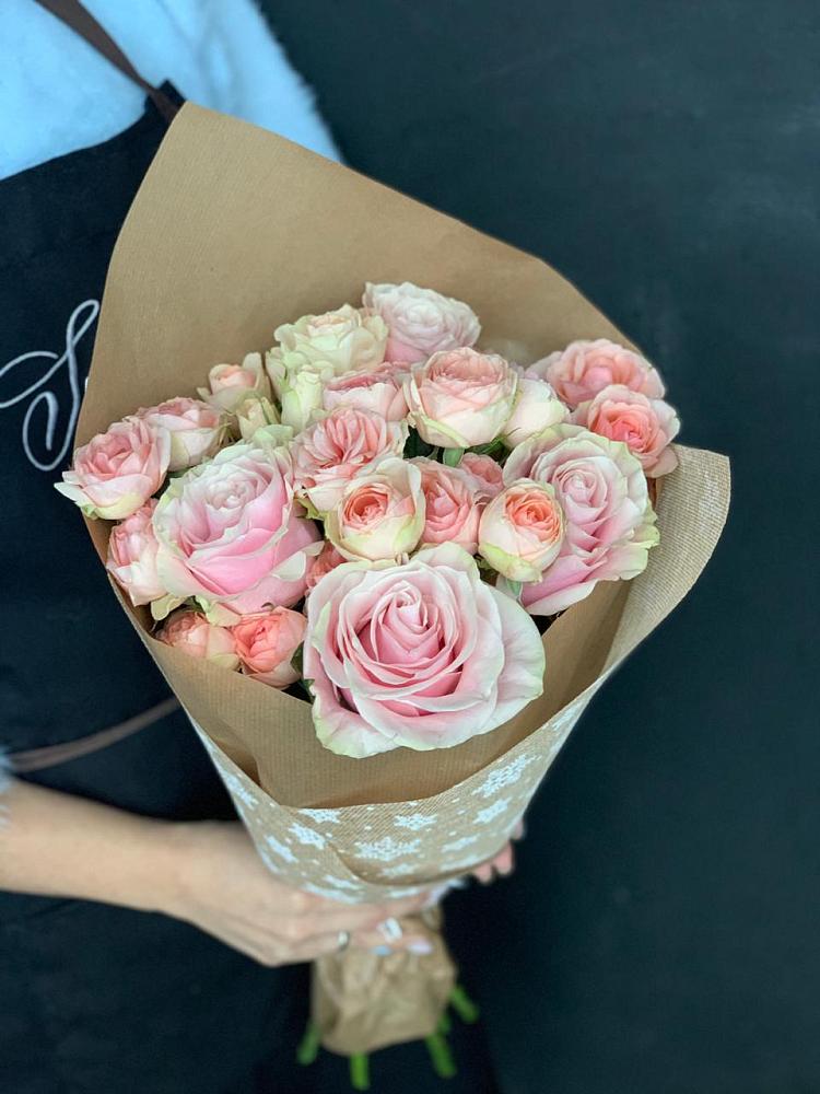 Букет цветов из: Хризантемы и Розы в Артём