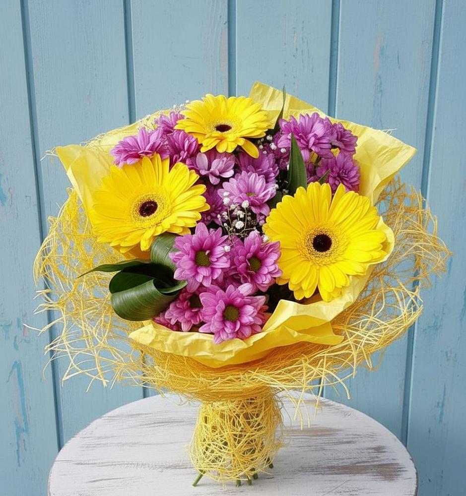 Букет цветов из: Хризантемы и Герберы в Артём