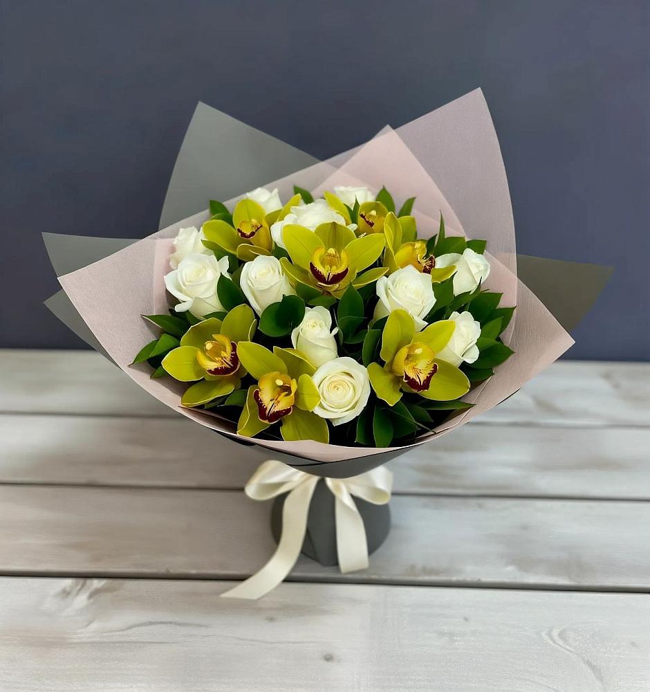 Букет цветов из: Орхидеи и Розы в Артём