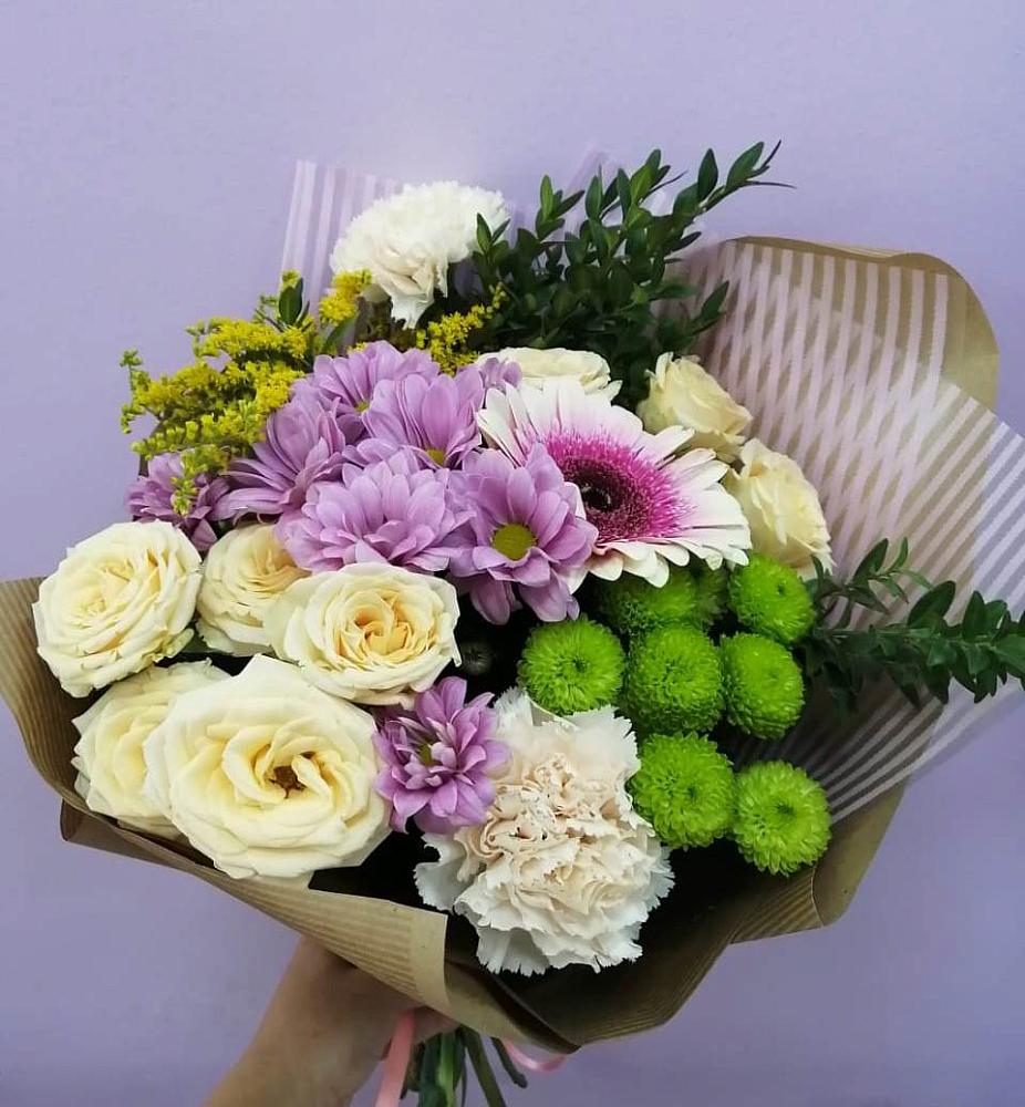 Букет цветов из: Хризантемы, Розы, Гвоздики и Герберы в Артём