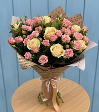 Букет цветов из:  Розы в Артём