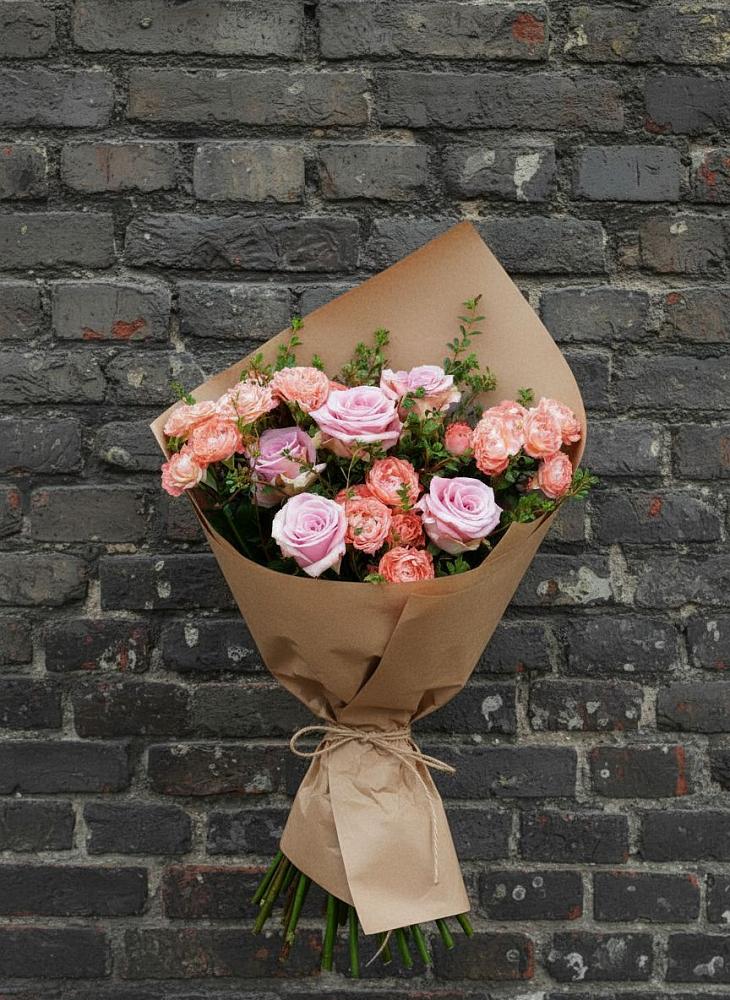 Букет цветов из: Розы в Артём
