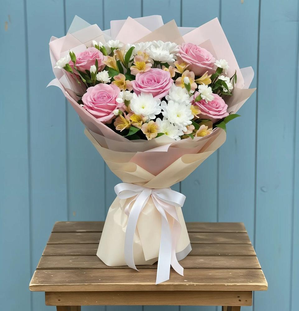 Букет цветов из: Гвоздики, Орхидеи и Розы в Артём