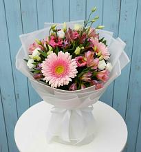 Букет цветов из:  Герберы, Альстромерии и Лизиантусы #REPLACE_PRED# Артём