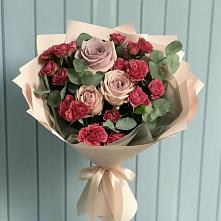 Букет цветов из:  Гвоздики и Розы в Артём