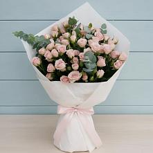 Букет цветов из:  Розы в Артём