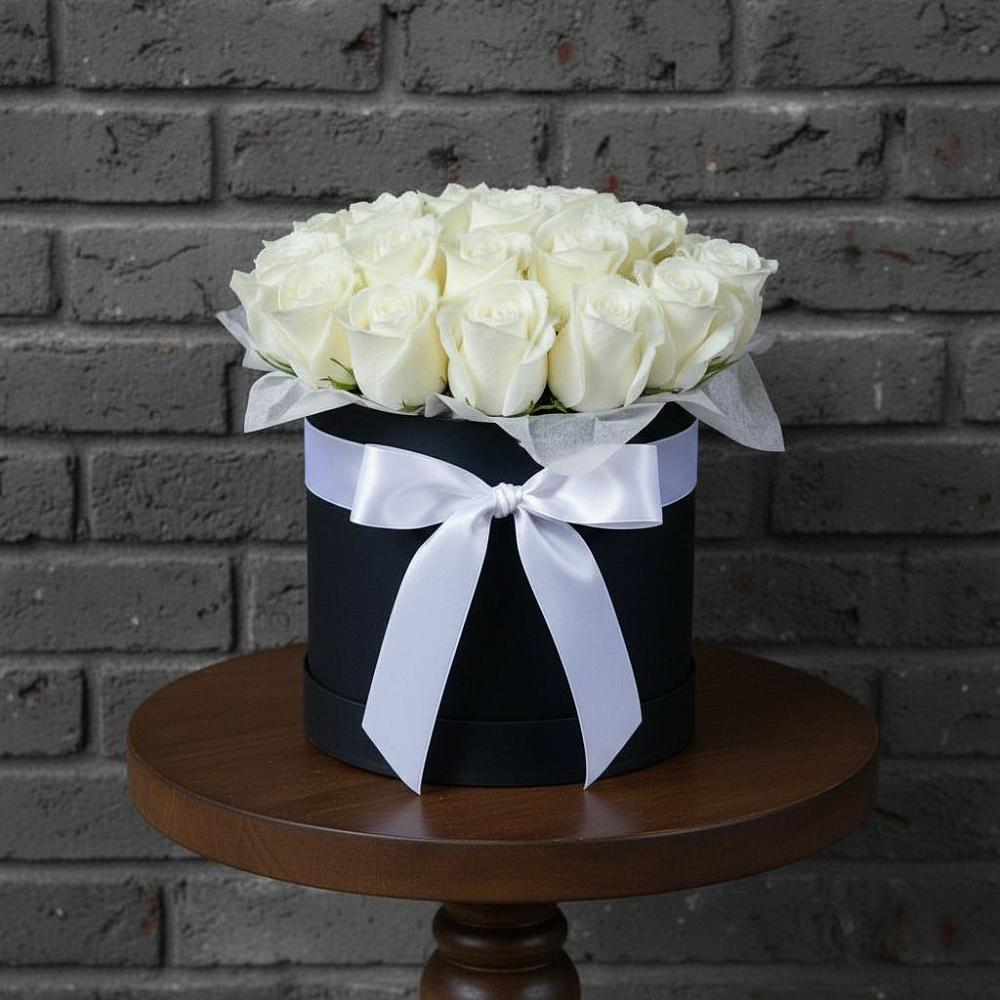 Цветочная композиция из Розы в шляпной коробке в Артём