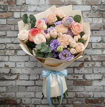 Букет цветов из:  Розы, Лизиантусы и Гвоздики в Артём