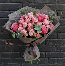 Букет цветов из:  Розы в Артём